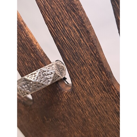 Peyote Bird Raised Embossed Pyramids Design Sterling Silver Ring Size 6 NWT - Picture 3 of 8